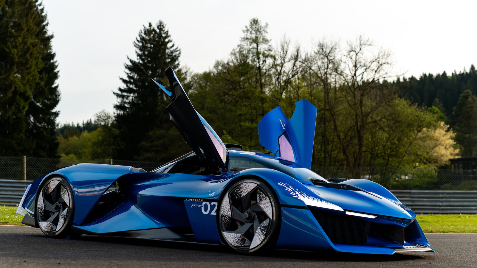 Alpine Alpenglow concept - front